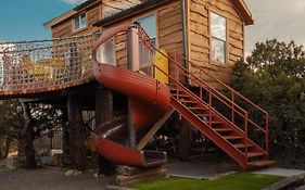 Crows Nest Treehouse At El Mstico Ranch